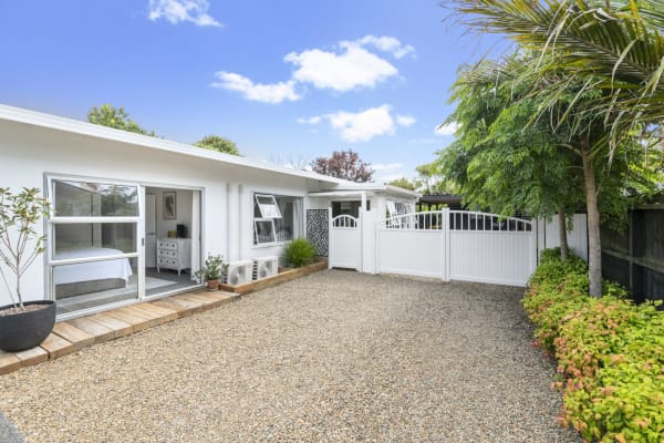 House sit in Whangaparaoa, New Zealand