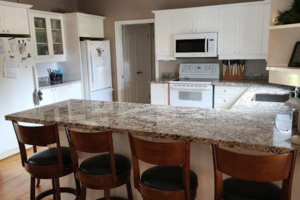 House sit in Barrie, ON, Canada