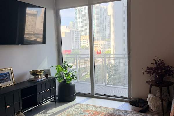 House sit in Miami, FL, US