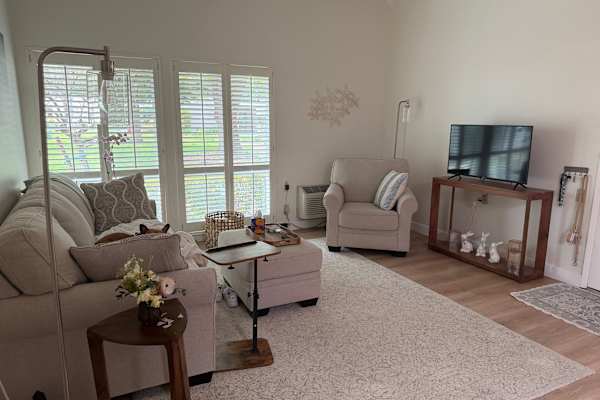 House sit in Laguna Beach, CA, US