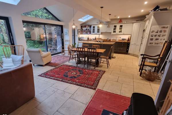 House sit in Winchester, United Kingdom