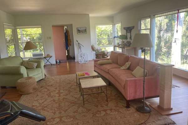 House sit in Los Angeles, CA, US