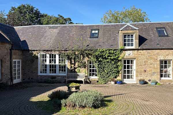 House sit in Pathhead, United Kingdom