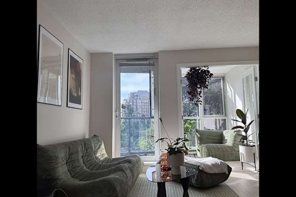House sit in Vancouver, BC, Canada