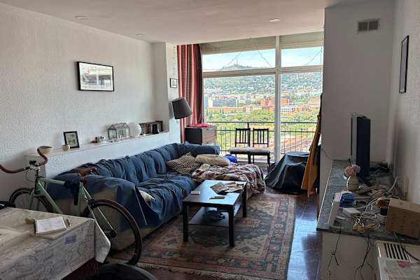 House sit in Barcelona, Spain