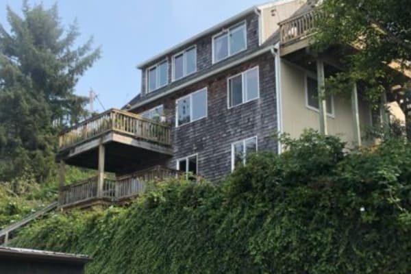 House sit in Depoe Bay, OR, US