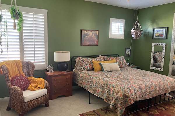 House sit in Moorpark, CA, US