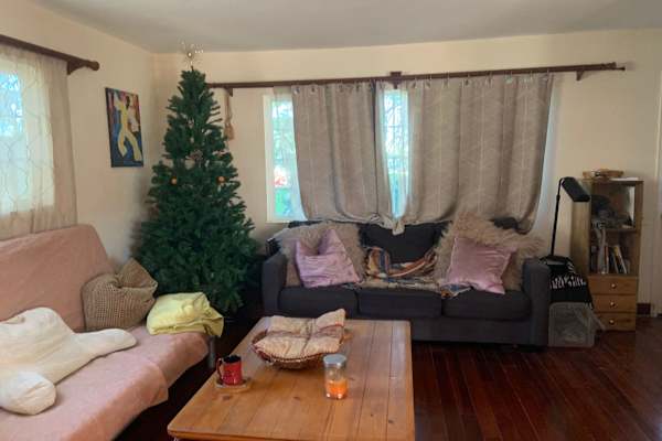 House sit in Woodland Hills, CA, US