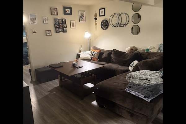 House sit in Anaheim, CA, US