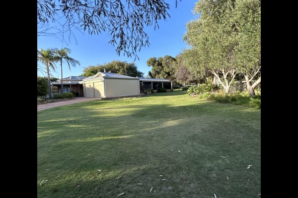 House sit in Woodridge, WA, Australia