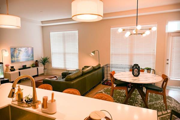 House sit in Woodstock, GA, US