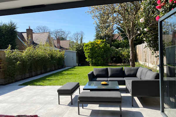 House sit in Addlestone, United Kingdom