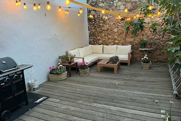 House sit in Saint-Chinian, France