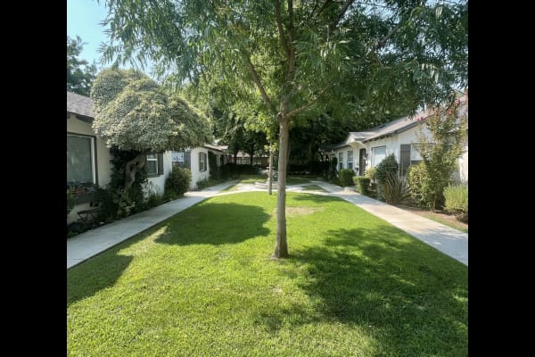 House sit in Visalia, CA, US