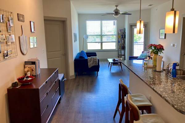 House sit in Nashville, TN, US