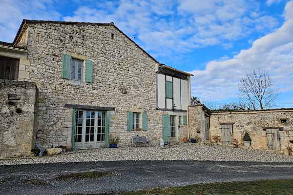 House sit in Saint-Léon-d’Issigeac, France
