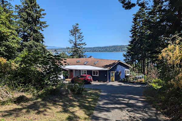 House sit in Anacortes, WA, US