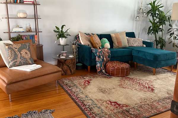 House sit in Los Angeles, CA, US
