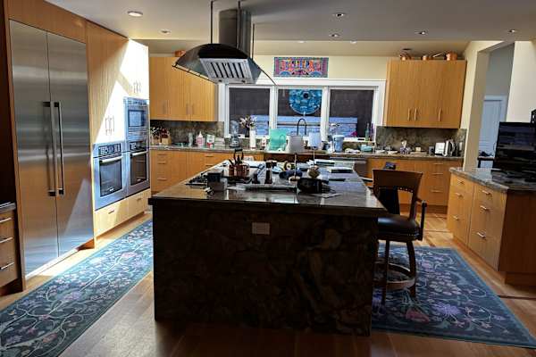 House sit in Bainbridge Island, WA, US