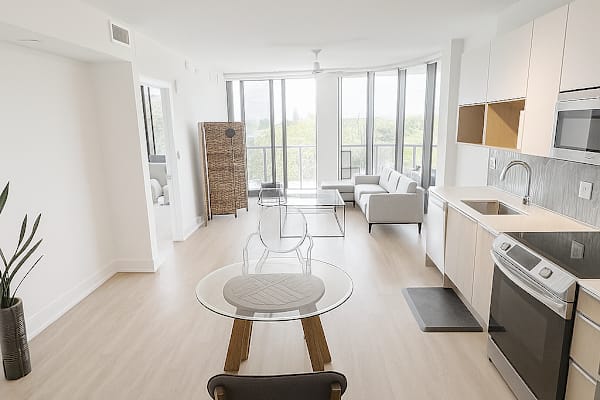 House sit in Miami, FL, US