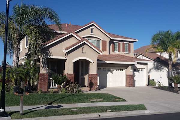 House sit in Brentwood, CA, US