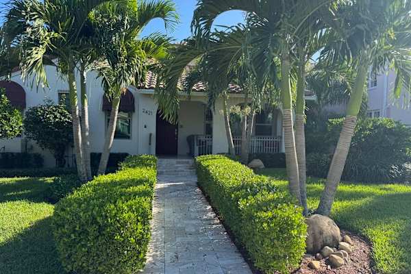 House sit in St. Petersburg, FL, US