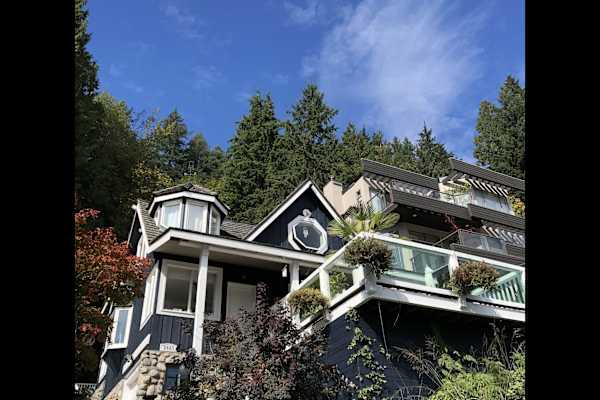 House sit in North Vancouver, BC, Canada