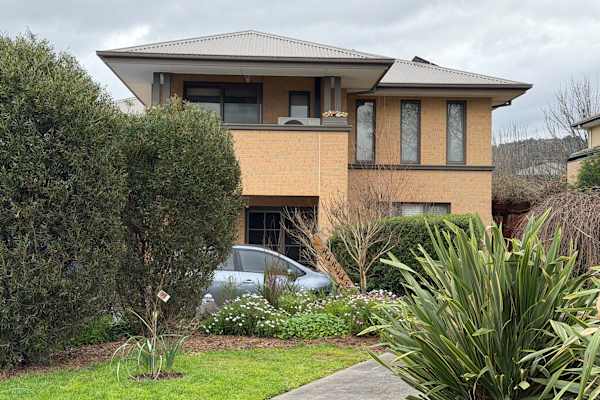 House sit in Healesville, VIC, Australia