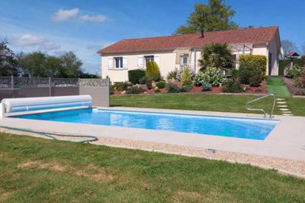 House sit in Janailhac, France