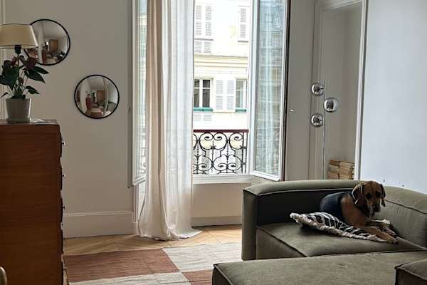 House sit in Paris, France