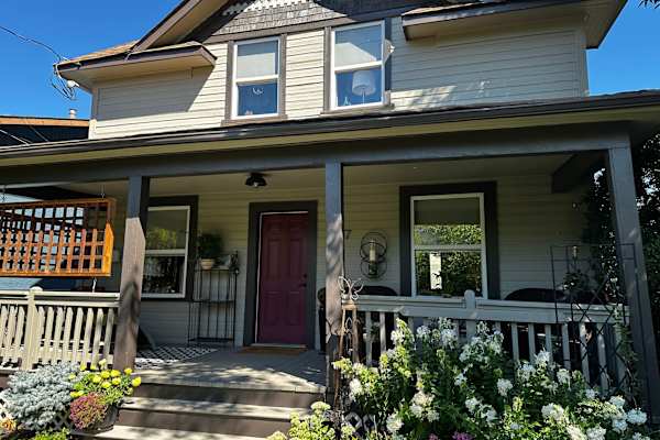 House sit in Penticton, BC, Canada