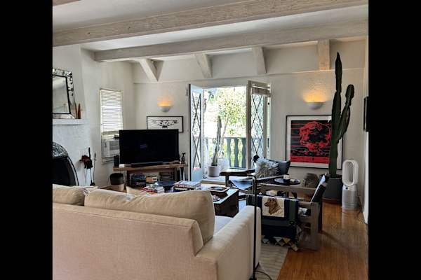 House sit in West Hollywood, CA, US