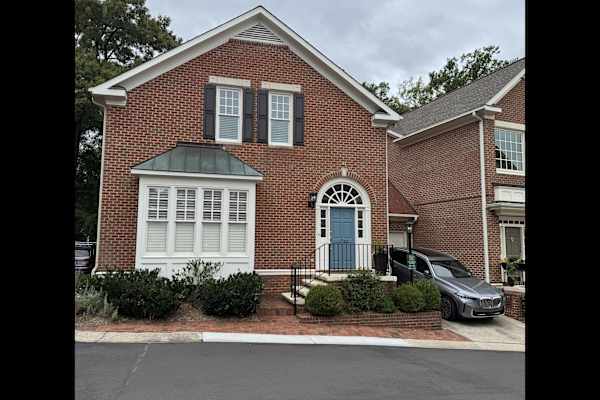 House sit in Charlotte, NC, US