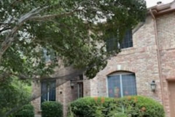 House sit in Austin, TX, US