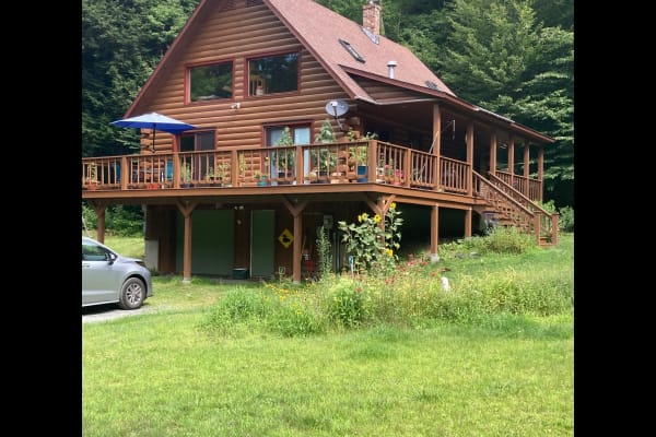 House sit in White River Junction, VT, US