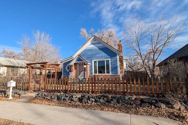 House sit in Colorado Springs, CO, US