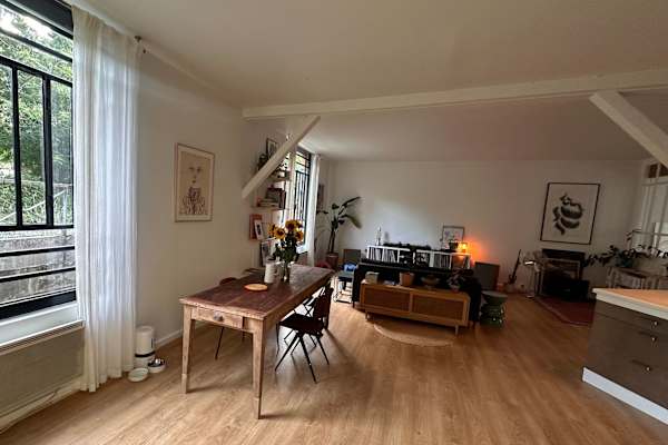 House sit in Paris, France