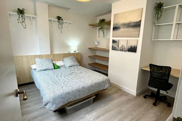 House sit in Barcelona, Spain