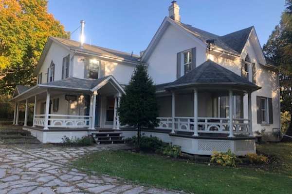 House sit in Kingston, ON, Canada