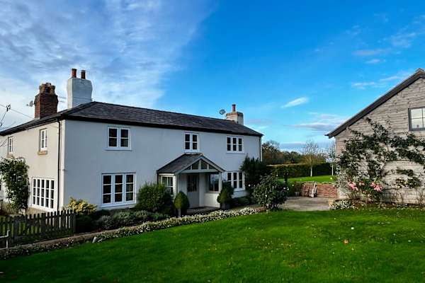 House sit in Frodsham, United Kingdom