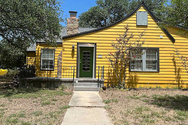 House sit in Lampasas, TX, US