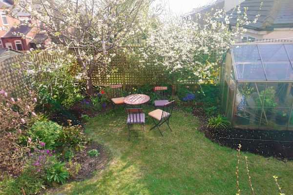 House sit in Sheffield, United Kingdom