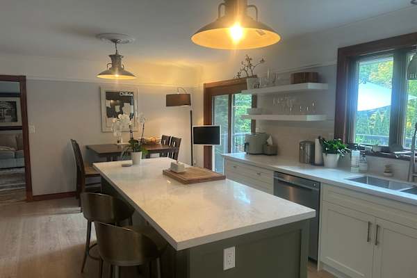 House sit in Port Hope, ON, Canada