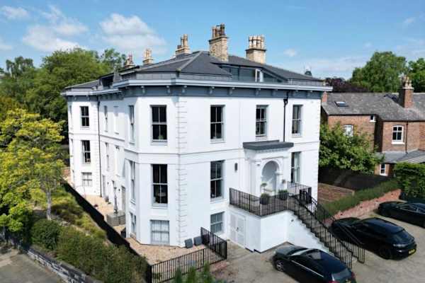 House sit in Altrincham, United Kingdom