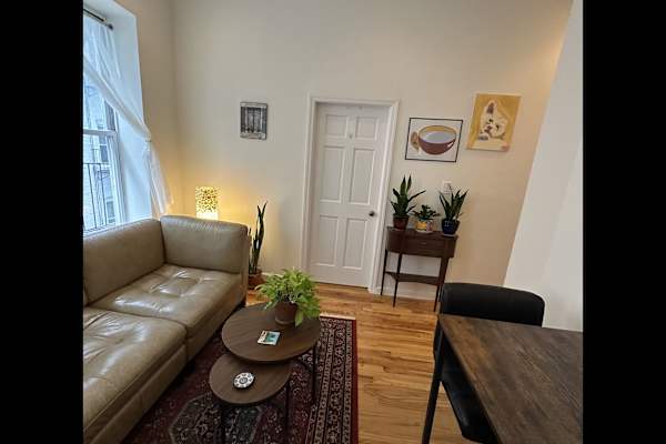 House sit in New York City, NY, US