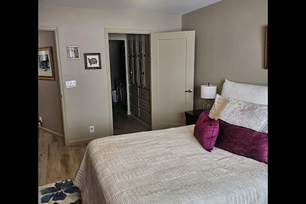 House sit in Holland, MI, US