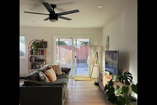 House sit in Oceanside, CA, US