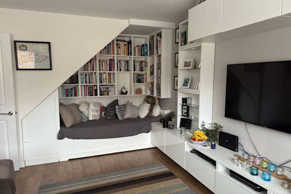 House sit in Lewes, United Kingdom