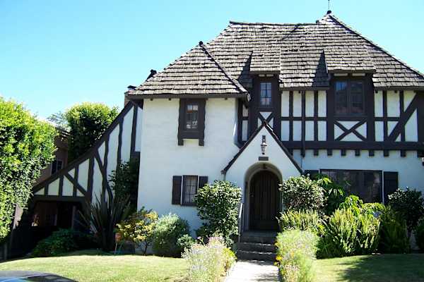 House sit in Los Angeles, CA, US