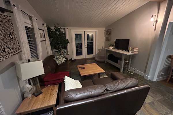 House sit in Vernon, BC, Canada